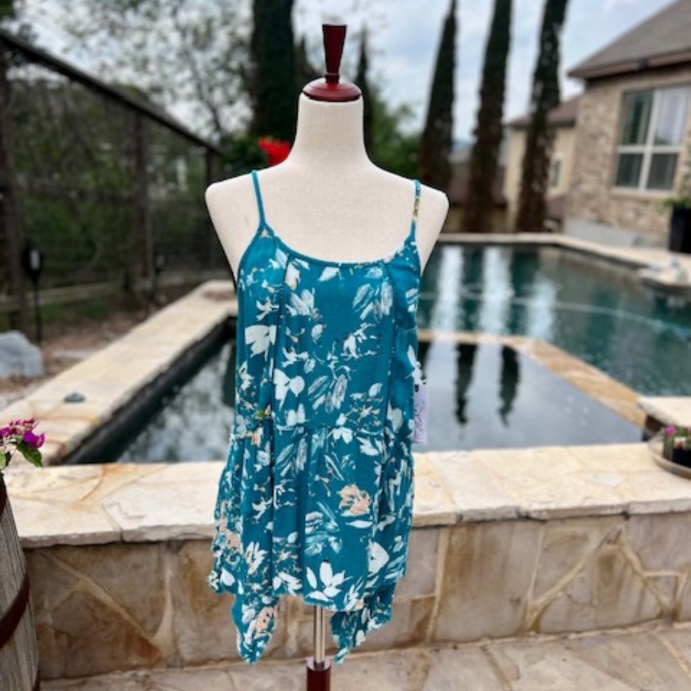 Teal Ocean Zinnia Floral Top Size M NWT Spaghetti Strap Ruffle Hem